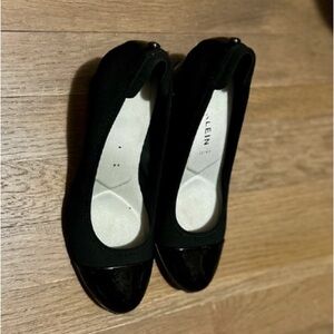 Elegant Black Patent Toe Heels